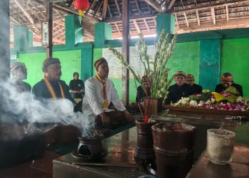 Kirab Gunungan Warnai Sadranan Kraton Surakarta di Makam Ki Ageng Perwito Klaten