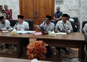 Ribuan Guru PPPK Paruh Waktu Geruduk DPRD Tulungagung, Tuntut Kenaikan Gaji dan Kepastian Status