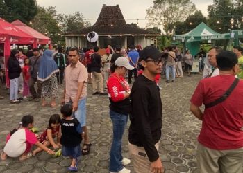 Ngabuburit Bernuansa Budaya, “Raja Takjil Ketanggi” Hidupkan Ramadan di Ngawi