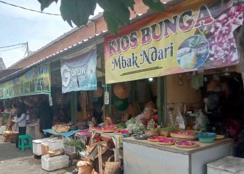 Jelang Ramadhan, Omzet Pedagang Bunga di Pasar Sleko Diproyeksi Naik hingga 200 Persen