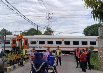 OTK dan Sepeda Motor Tertemper KA, KAI Daop 7 Madiun Perkuat Imbauan Keselamatan