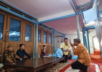 1.000 Abdi Dalem Terima Sembako dari Pakubuwono XIV