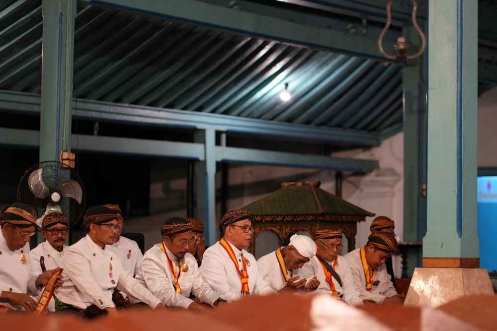 Tradisi Menjelang Lebaran, Kraton Surakarta Gelar Kirab Zakat Fitrah ke Mesjid Ageng