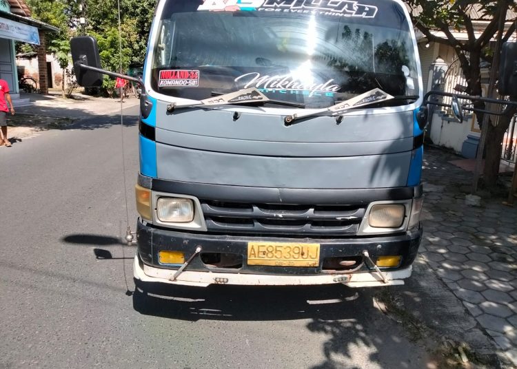 Dump Truk Nolland 34 Tabrak Motor di Geger Madiun, Pelajar 18 Tahun Meninggal di Tempat