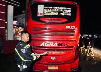 Diduga Hilang Kendali, Bus Agra Mas Tabrak Ruko di Wonogiri