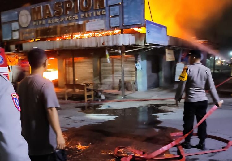 Kebakaran Hanguskan Tujuh Toko di Baturetno Wonogiri, Diduga Akibat Ledakan Kompor Gas