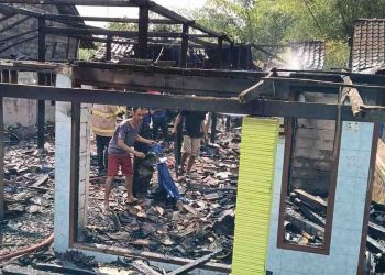 Rumah Terbakar di Boyolali, Warga dan Petugas Berjibaku Padamkan Api