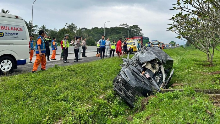 Kecelakaan Maut di Tol Semarang-Solo, Dua Tewas Diduga Sopir Mengantuk