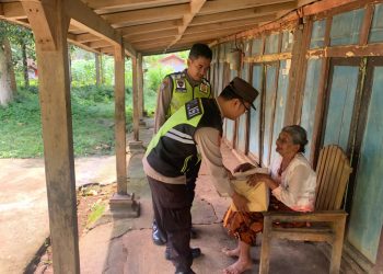 Polres Wonogiri Hadirkan Kepedulian, Warga Jatisrono Terima Bantuan Sembako