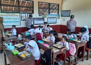 Ribuan Porsi Makan Bergizi Gratis Disalurkan di Ngadirojo, Polisi Pastikan Distribusi Tepat Sasaran