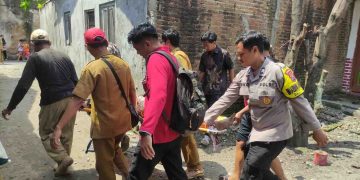 Respons Cepat Polisi Tangani ODGJ Mengamuk di Madiun, Pendekatan Humanis Diutamakan