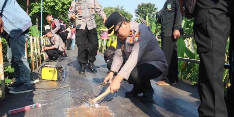 Polres Madiun Kota Renovasi Jembatan Ngebrak, Perkuat Akses Warga dan Dukung Aktivitas Ekonomi