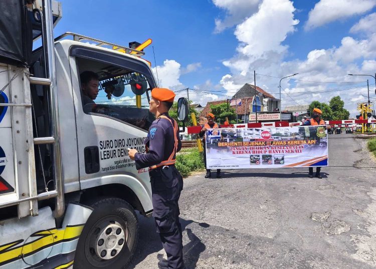 KAI Daop 7 Madiun Ingatkan Bahaya Perlintasan Sebidang, Disiplin Warga Dinilai Kunci Tekan Kecelakaan
