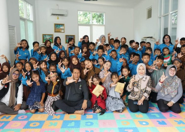 Hardiknas 2026, Siswa TBM Pustaka Gema Ilmu Kenali Literasi Digital dan Fasilitas Modern Perpusda Madiun