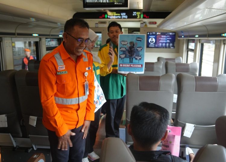 KAI Daop 7 Madiun Gandeng Komunitas Railfans Kampanyekan Anti Pelecehan Seksual di Kereta dan Stasiun