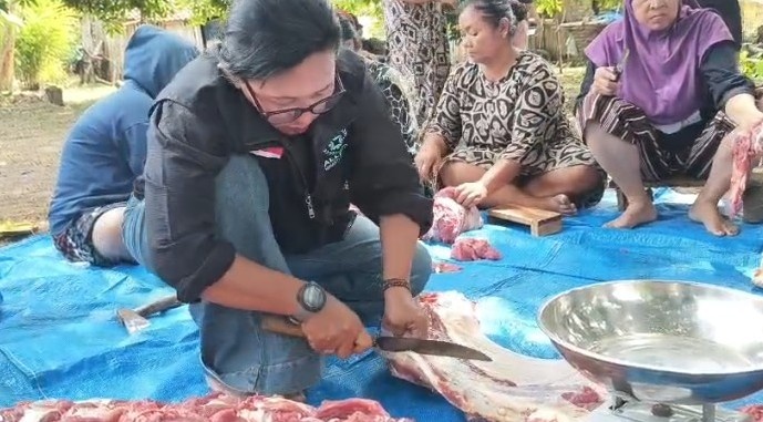 Keluarga Besar Allena Salurkan Hewan Kurban untuk Yatim dan Dhuafa di Kabupaten Madiun