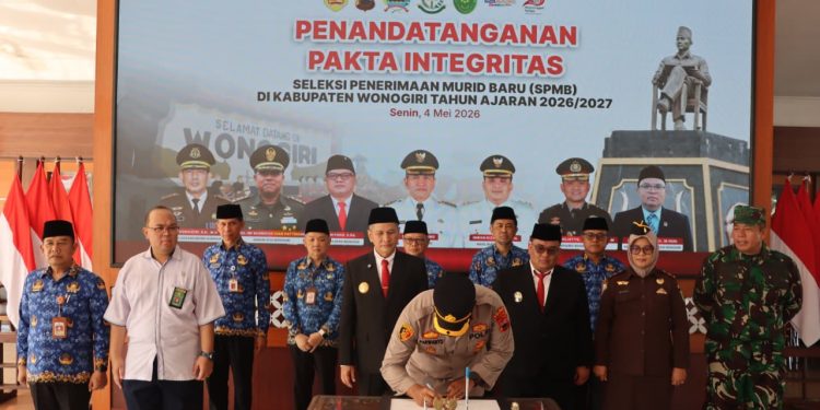 Polres Wonogiri Perkuat Sinergi dalam Upacara Hardiknas dan Hari Otonomi Daerah