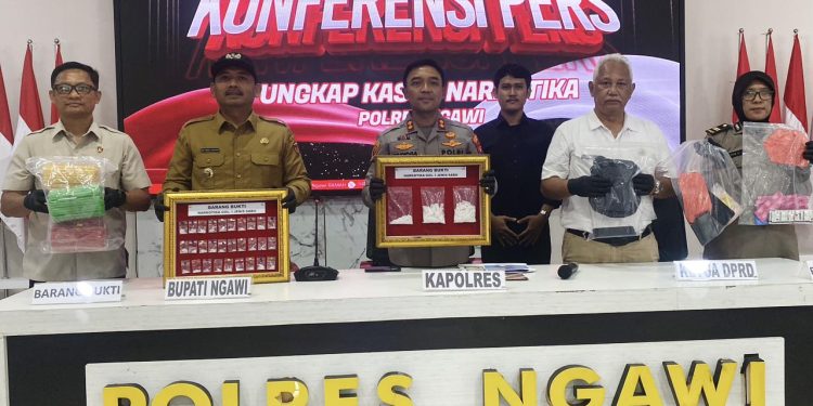 Polres Ngawi Bongkar Peredaran 223 Gram Sabu, Dua Pelaku Ditangkap dari Laporan Warga