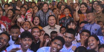Prabowo Salurkan Bantuan Digital dan Kapal Nelayan di Pulau Miangas, Dorong Pemerataan Infrastruktur Perbatasan