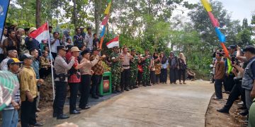 Gotong Royong TNI-Polri dan Warga Sukseskan TMMD di Wonogiri