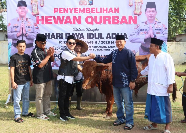 Momentum Idul Adha, Polres Madiun Kota Tebar Semangat Berbagi kepada Masyarakat