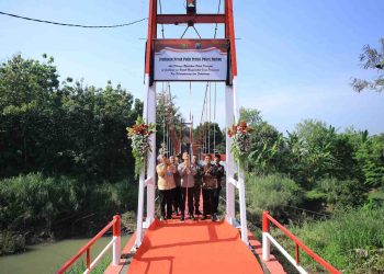 Kapolres Madiun Resmikan Jembatan Merah Putih Presisi, Dorong Akses Ekonomi dan Mobilitas Warga