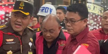 Baru Pulang Haji, Eks Kepala BGN Dadan Hindayana Langsung Ditahan Kejagung