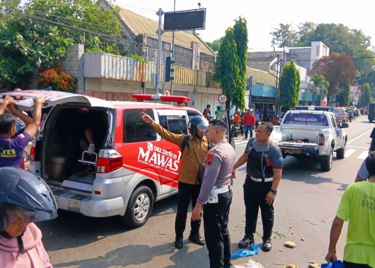 Diduga Terobos Lampu Merah, Pelajar dan Warga Wonogiri Terluka dalam Kecelakaan di Simpang Ponten