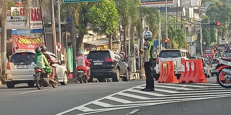 Satlantas Polres Wonogiri Intensifkan Pengaturan Pagi, Jaga Kelancaran Arus Lalu Lintas di Jam Sibuk