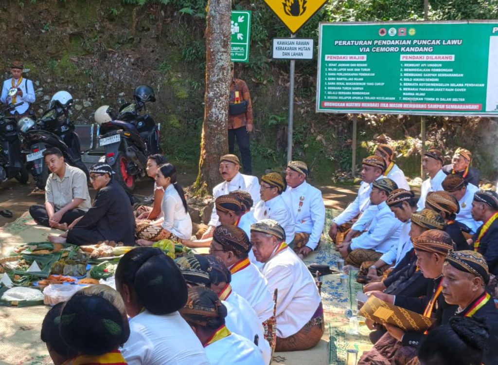 PB XIV Perdana Pimpin Wilujengan Kiblat Sekawan Gunung Lawu