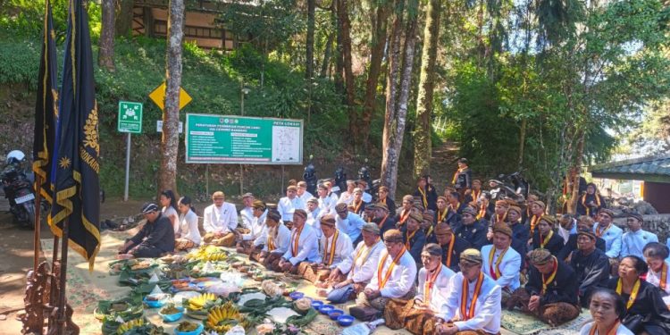 PB XIV Perdana Pimpin Wilujengan Kiblat Sekawan Gunung Lawu