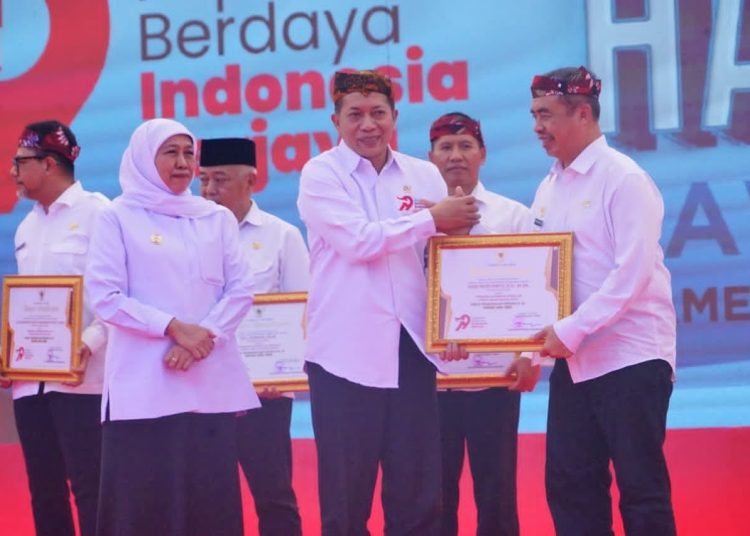 Bupati Madiun Terima Penghargaan Pembina Koperasi Andalan Jawa Timur 2026