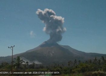 Gunung Lewotobi Laki-Laki Kembali Erupsi, PVMBG Larang Aktivitas dalam Radius 5 Kilometer