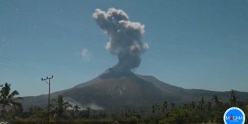 Gunung Lewotobi Laki-Laki Kembali Erupsi, PVMBG Larang Aktivitas dalam Radius 5 Kilometer