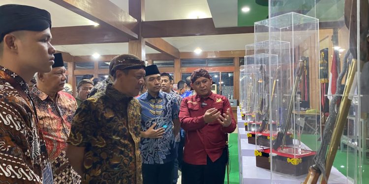 Ratusan Keris Dipamerkan, Ngawi Perkuat Identitas Budaya Lewat Pameran Tosan Aji 2026