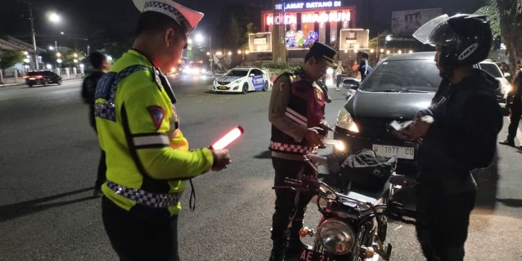 Polres Madiun Kota Gelar Penyekatan Antisipasi Pengerahan Massa ke Surabaya, Situasi Tetap Kondusif