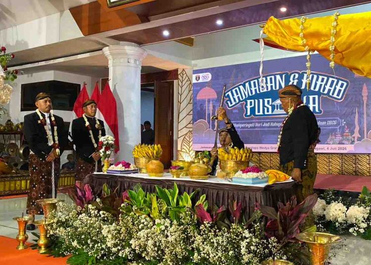 Hari Jadi ke-668 Ngawi Diawali Jamasan Lima Pusaka, Kanjeng Kyai Parikesit Resmi Jadi Simbol Baru Semangat Inovasi Daerah