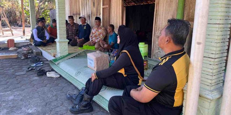 Polsek Eromoko Salurkan Bantuan untuk Korban Kebakaran, Tegaskan Kehadiran Polri dalam Aksi Kemanusiaan