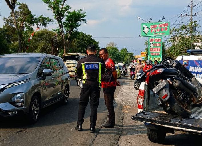 Truk Tangki dan Sepeda Motor Bertabrakan di Ngadirojo Wonogiri, Seorang Pengendara Motor Terluka