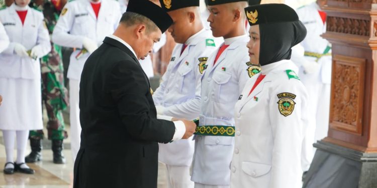 Bupati Madiun Kukuhkan 76 Anggota Paskibraka 2026