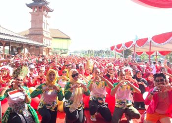 Semarak Kemerdekaan, RS Dolopo Madiun Perkuat Kebersamaan Lewat Jalan Sehat