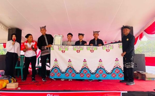 Batik Lelaku Sulur Wungu Karya Warga Margomulyo Resmi Catatkan HaKI