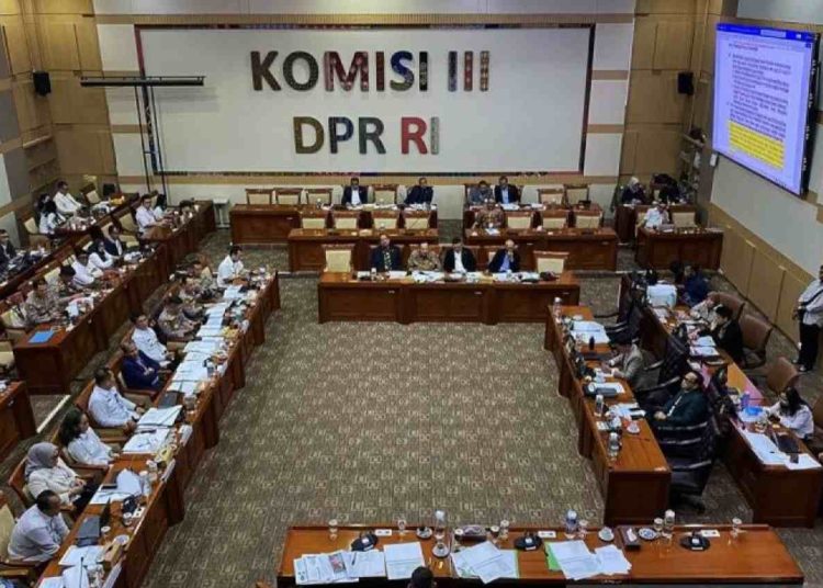 Paripurna DPR Hari Ini Bahas RUU Perampasan Aset di Tengah Aksi 27 Agustus