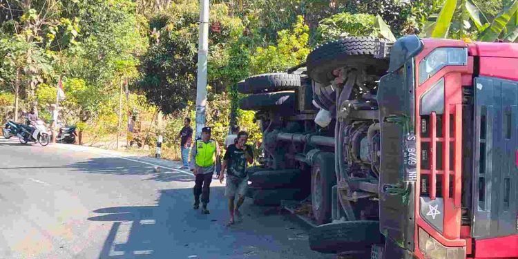 Truk Terguling di Jalur Jatisrono-Wonogiri, Diduga Tak Kuat Menanjak karena Muatan Berlebih