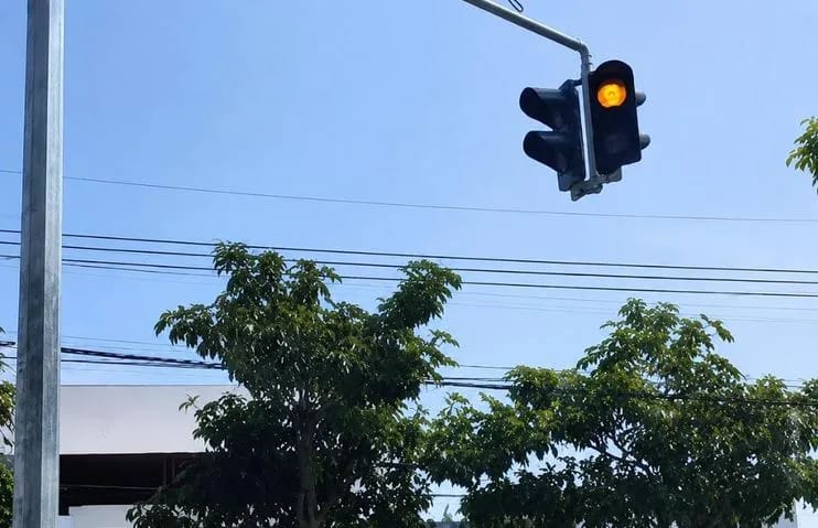 Dishub Bojonegoro Pasang Warning Light di 13 Titik Rawan, Anggaran Rp793 Juta