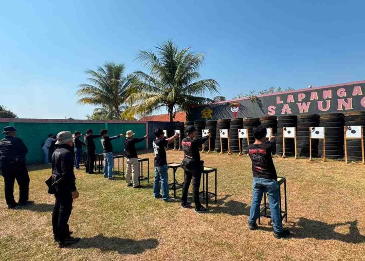 Polda Jateng Latih 416 Personel Pemegang Senpi, Kemampuan Menembak Diuji Bertahap