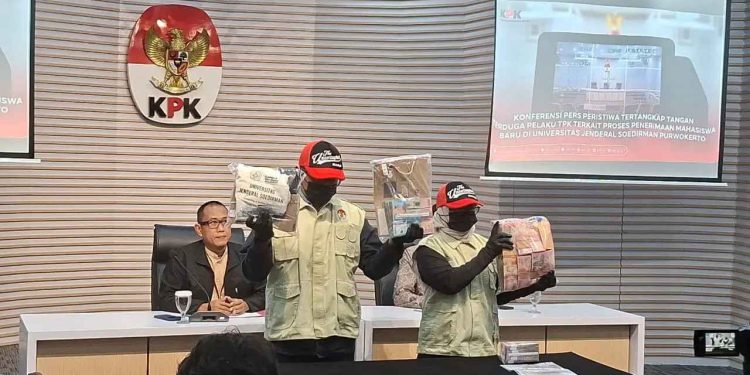 KPK Tetapkan 6 Tersangka Kasus Dugaan Pemerasan Penerimaan Mahasiswa Unsoed