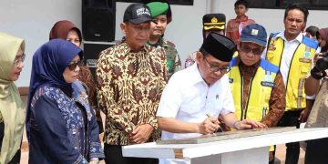 Pratikno Resmikan Gedung Baru SMPN 1 Padangan, Dorong Penguatan Karakter Siswa