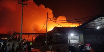 TPA Putri Cempo Solo Terbakar, Api Merembet Cepat di Blok D