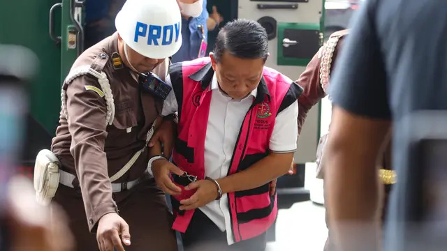 Hampir 10 Jam Diperiksa, Febrie Adriansyah Dicecar 50 Pertanyaan soal TPPU